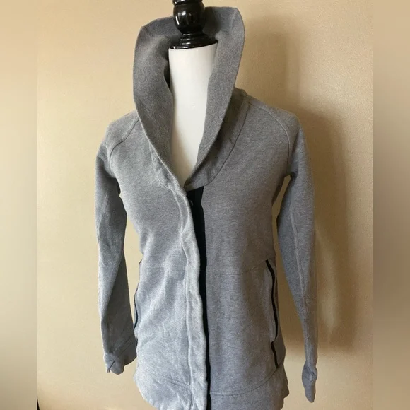 Lululemon Jacket - Picture 3 of 10